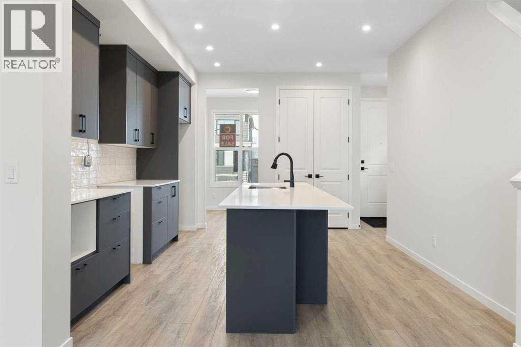 Photo 9 of 580 Rowmont Boulevard Nw, Calgary AB