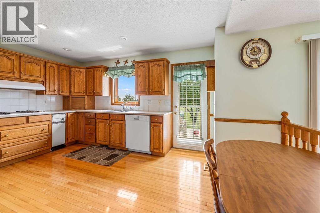 Photo 6 of 185 Lakeside Greens Drive, Chestermere AB