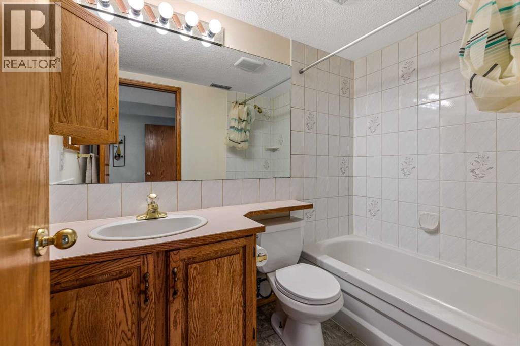 Photo 22 of 185 Lakeside Greens Drive, Chestermere AB