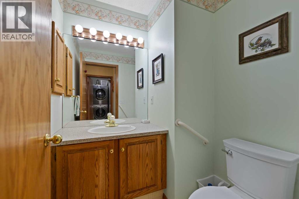 Photo 16 of 185 Lakeside Greens Drive, Chestermere AB