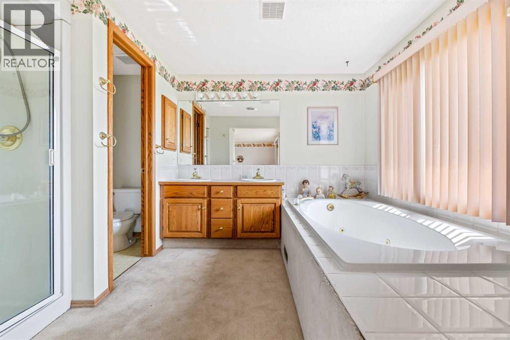 Photo 24 of 185 Lakeside Greens Drive, Chestermere AB