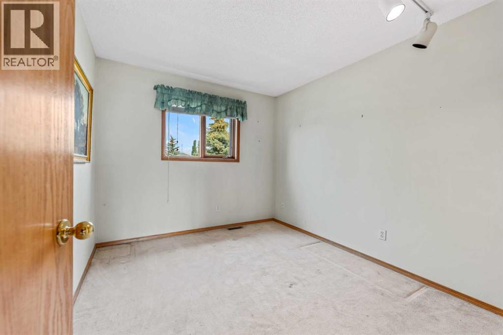 Photo 17 of 185 Lakeside Greens Drive, Chestermere AB