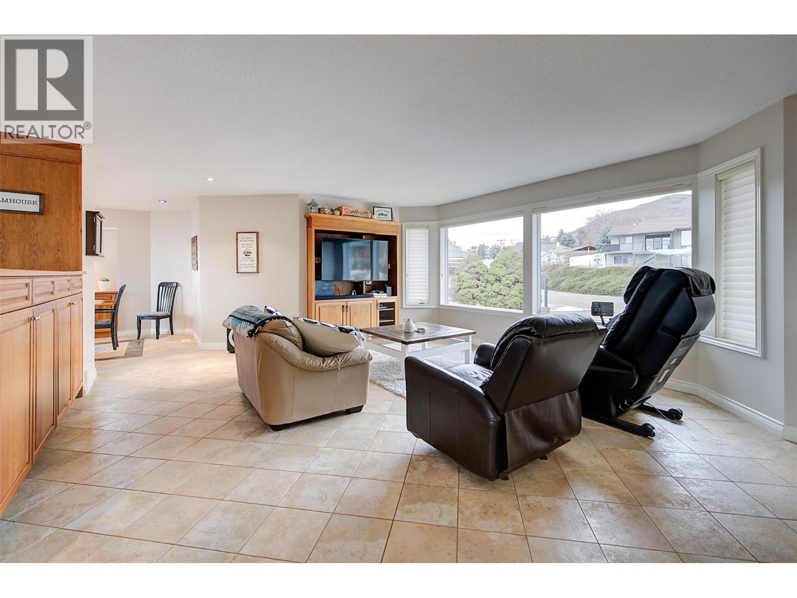 Photo 8 of 8804 Mariposa Place, Coldstream BC