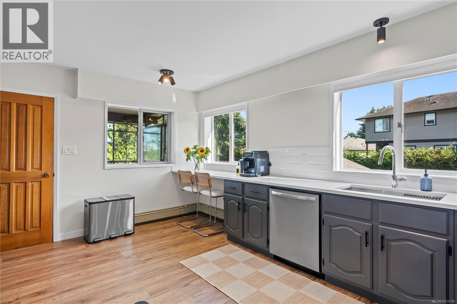 Photo 8 of 3258 Douglas St, Chemainus BC