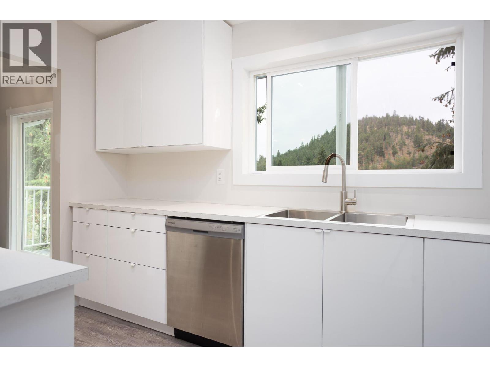 Photo 6 of 254 Terrace Drive, Kelowna BC