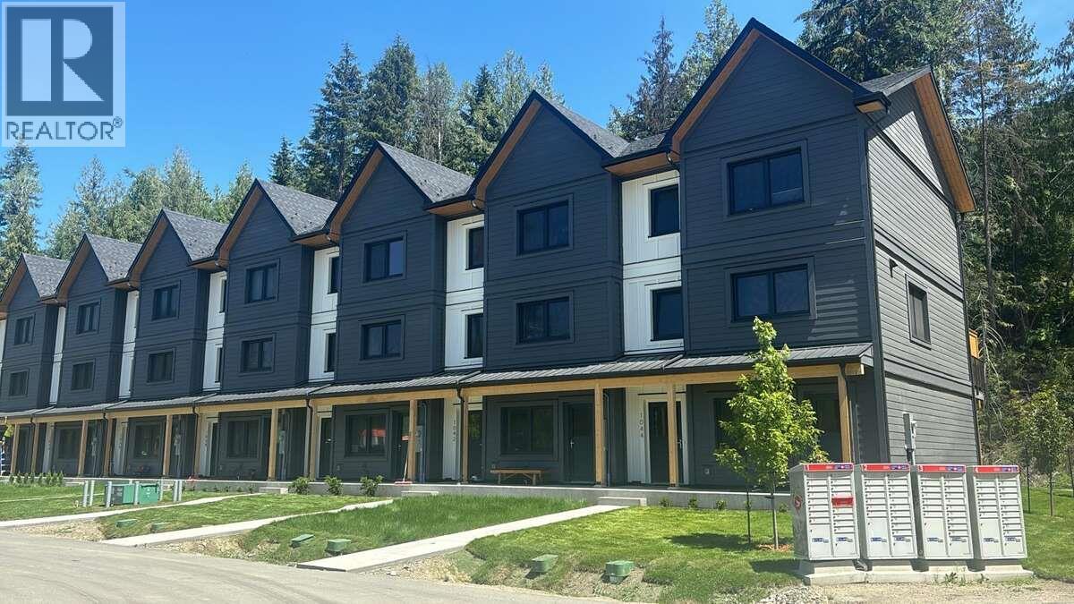 1026 Keystone Crescent Unit# 34, Revelstoke