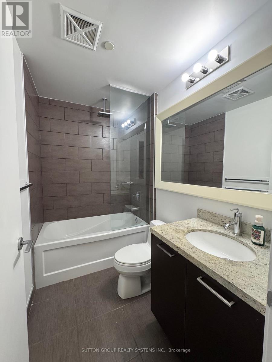 Photo 4 of 1807 88 Park Lawn Road, Toronto ON