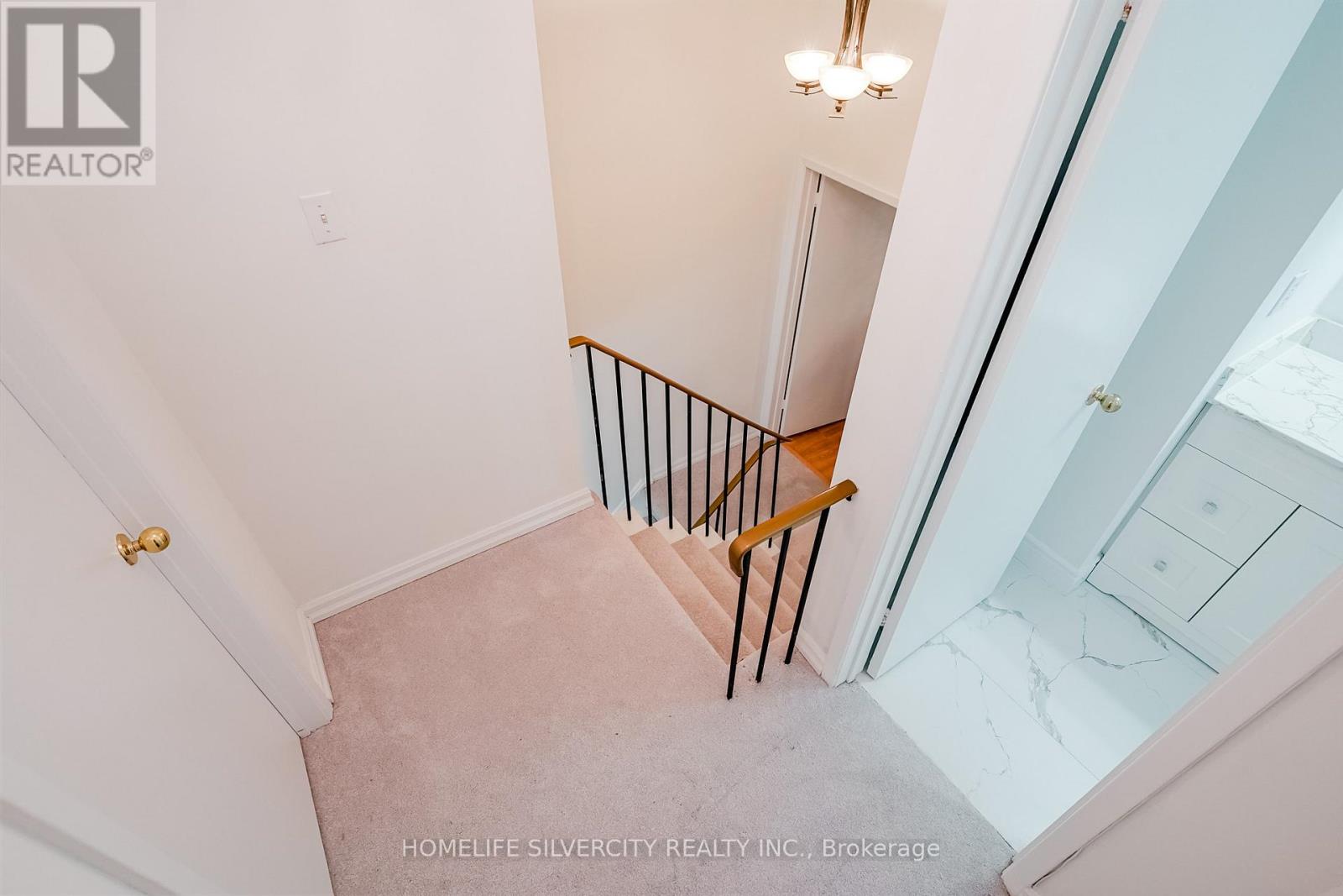 Photo 17 of 57 235 Bronte Street S, Milton ON
