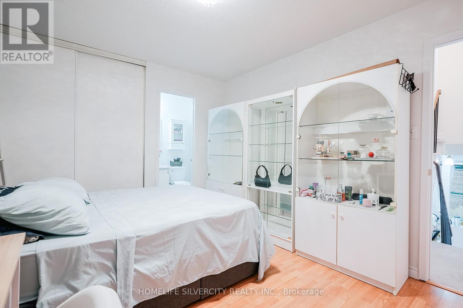 Photo 9 of 57 235 Bronte Street S, Milton ON