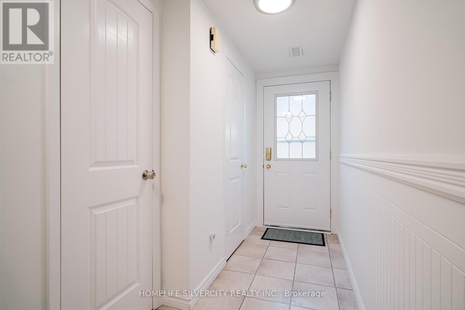 Photo 21 of 57 235 Bronte Street S, Milton ON