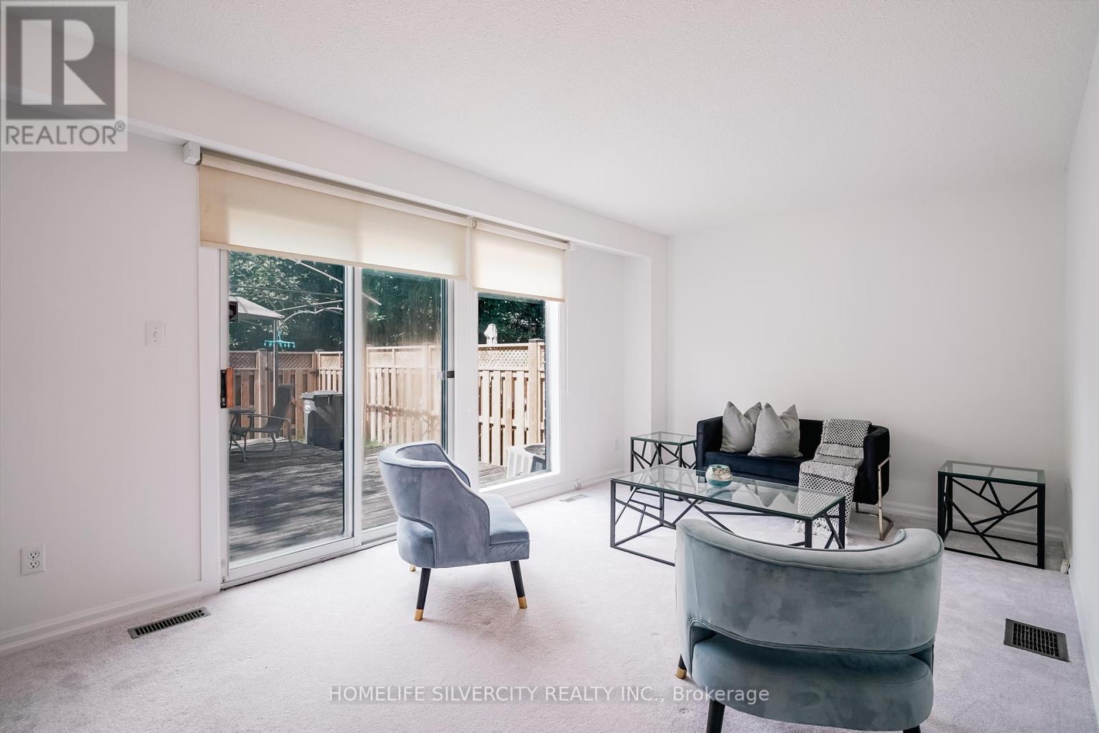 Photo 15 of 57 235 Bronte Street S, Milton ON
