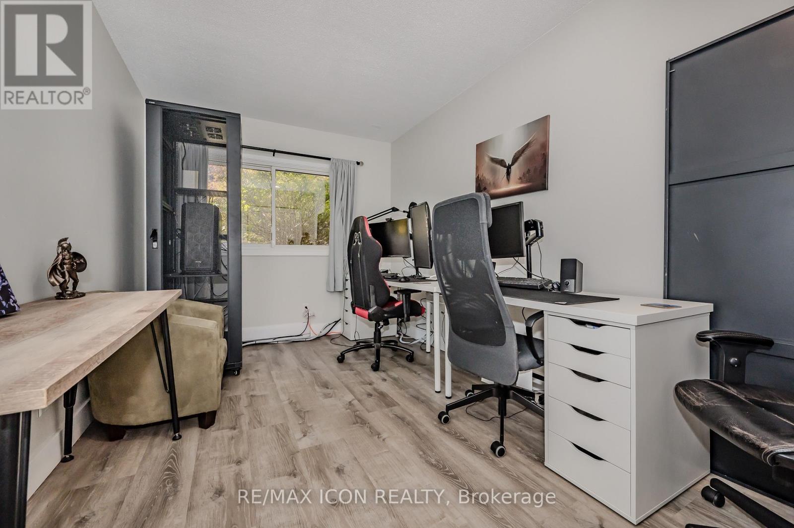 Photo 5 of 12 337 Kingswood Drive, Kitchener ON