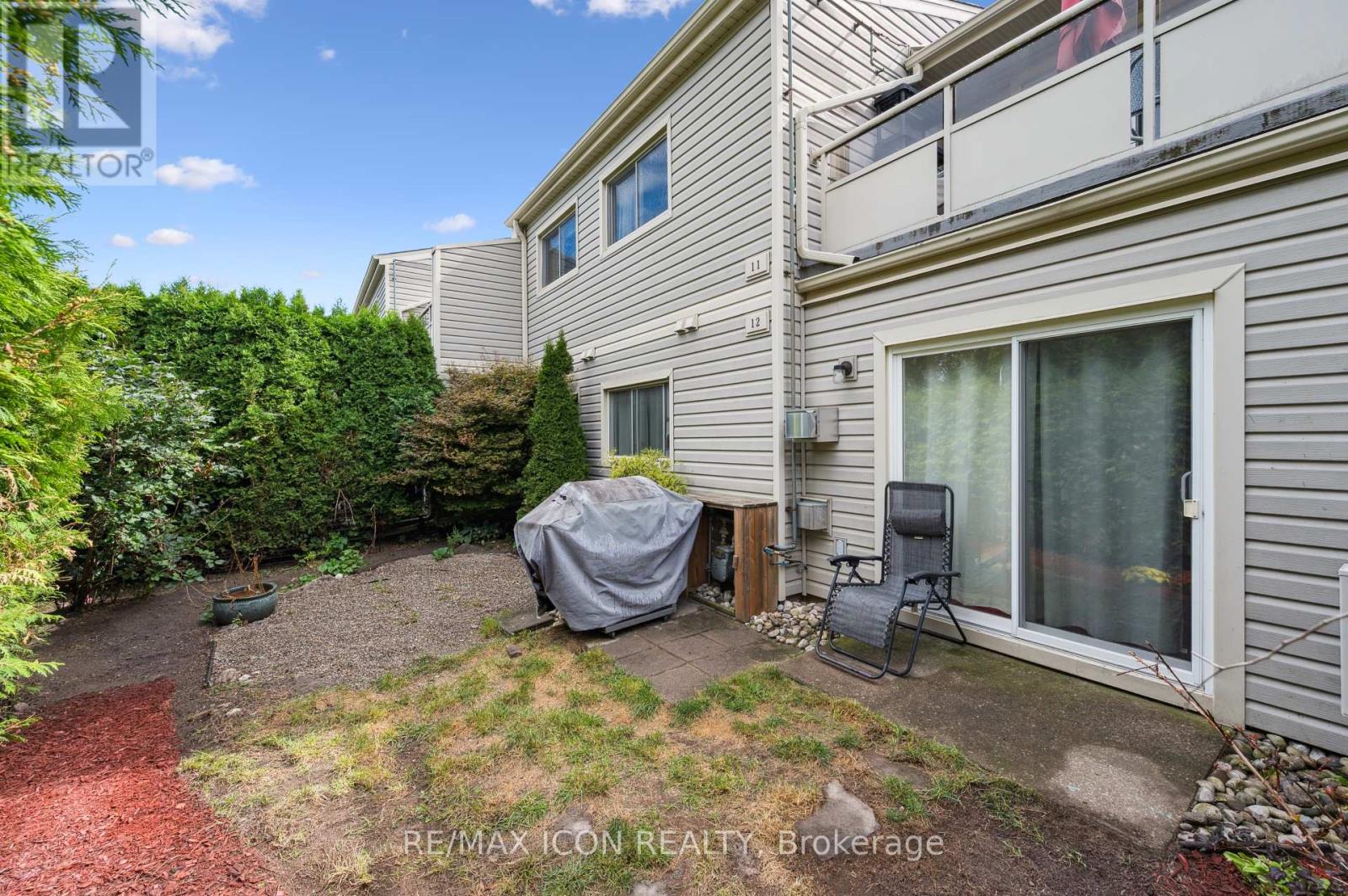 Photo 4 of 12 337 Kingswood Drive, Kitchener ON