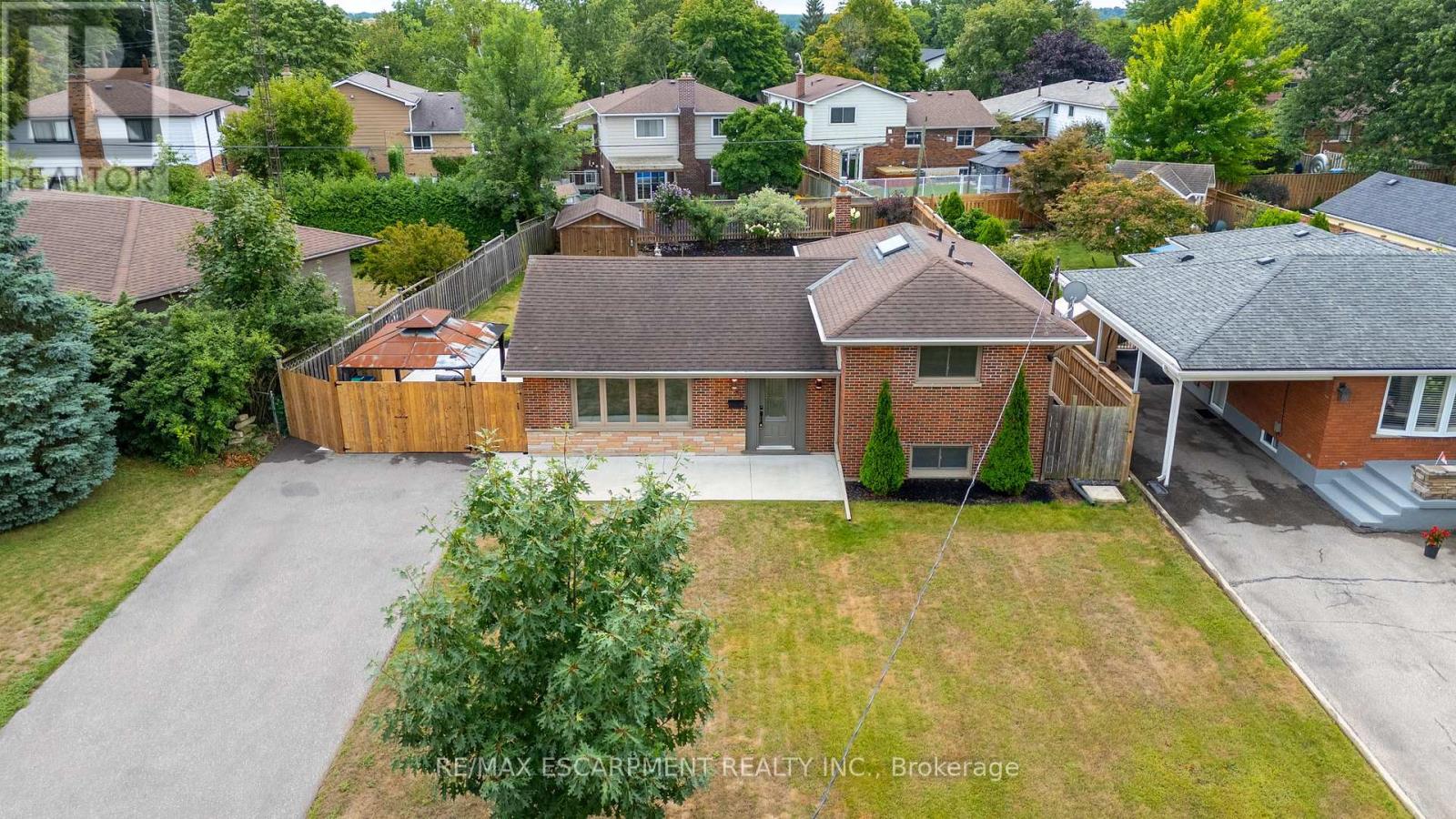 Photo 24 of 35 Hickery Place, Brantford ON