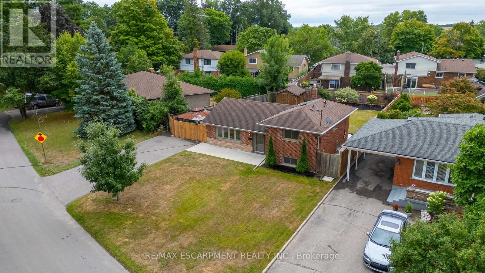 Photo 29 of 35 Hickery Place, Brantford ON