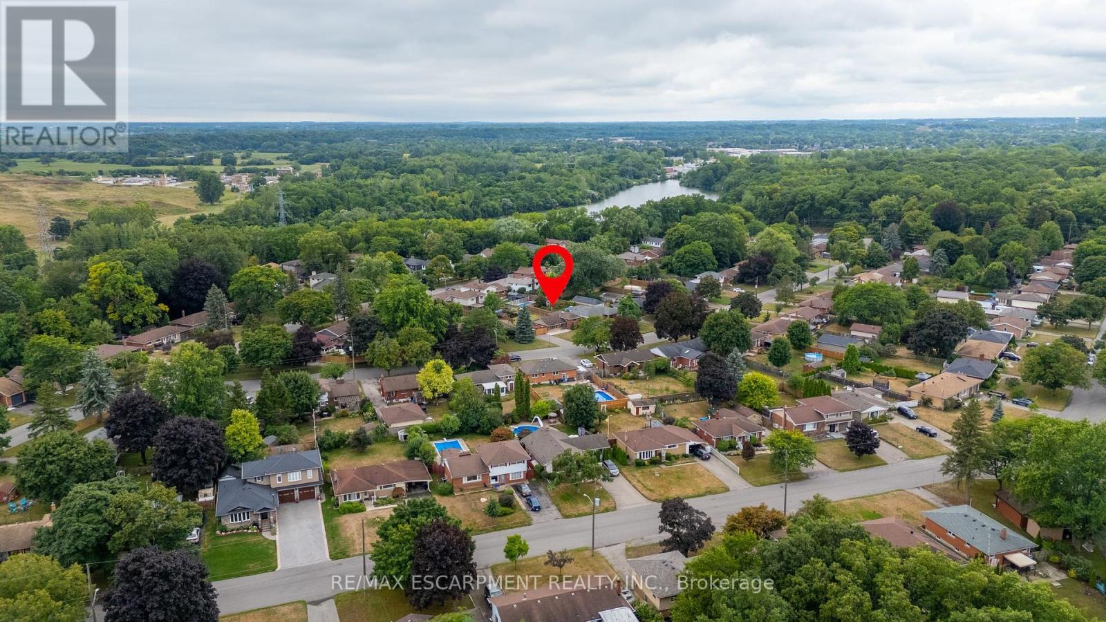 Photo 36 of 35 Hickery Place, Brantford ON