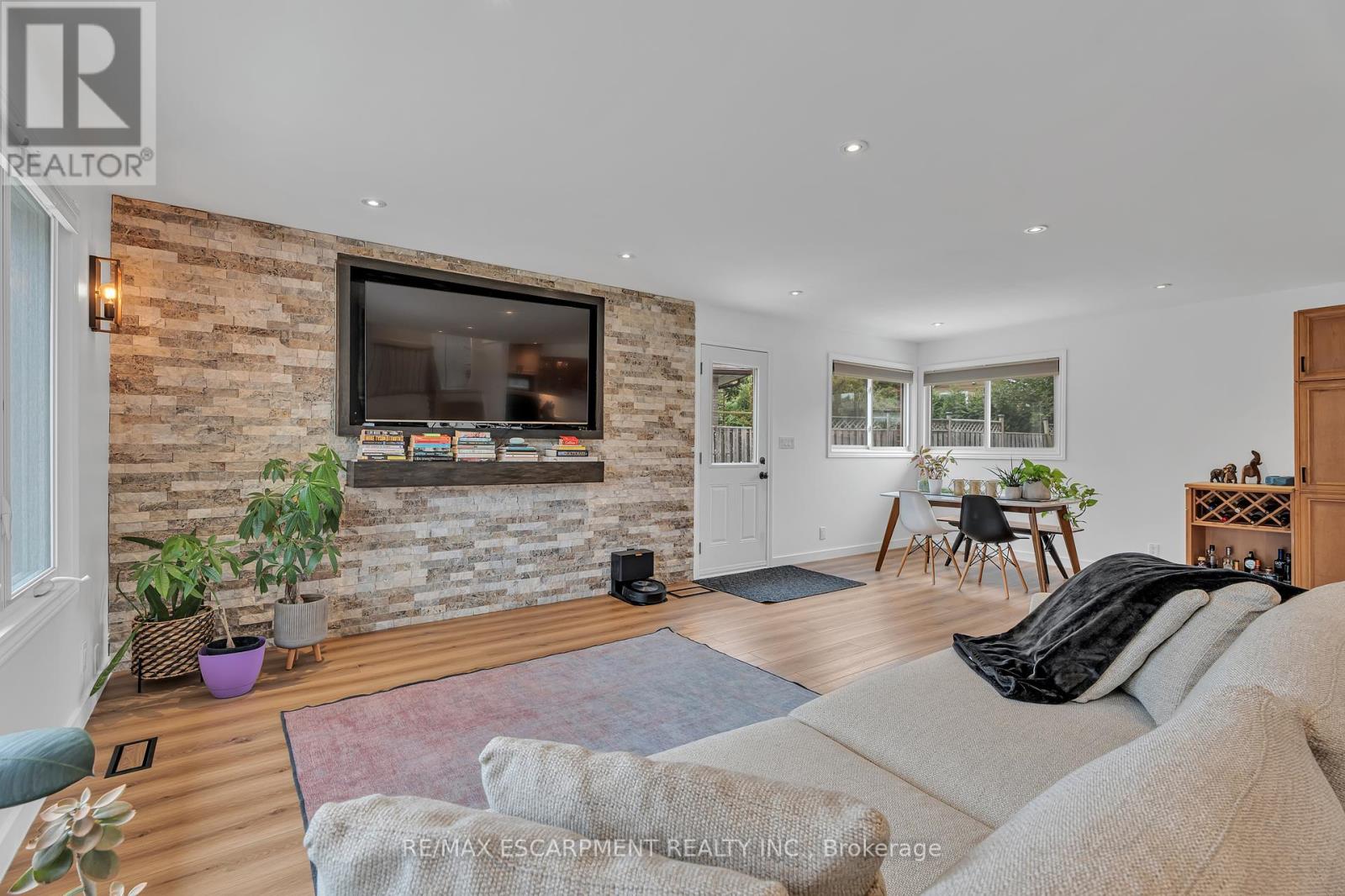 Photo 13 of 35 Hickery Place, Brantford ON