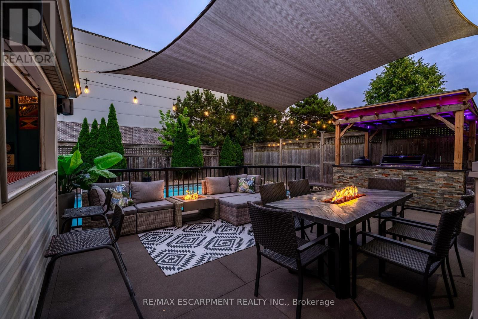 Photo 20 of 17 Tami Crescent, Grimsby ON