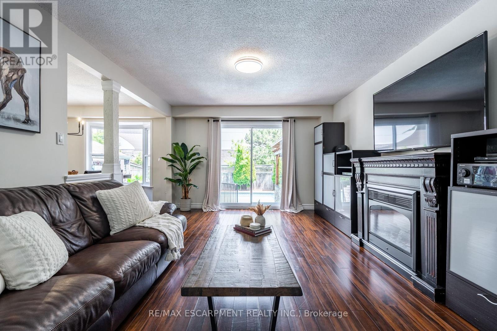 Photo 33 of 17 Tami Crescent, Grimsby ON