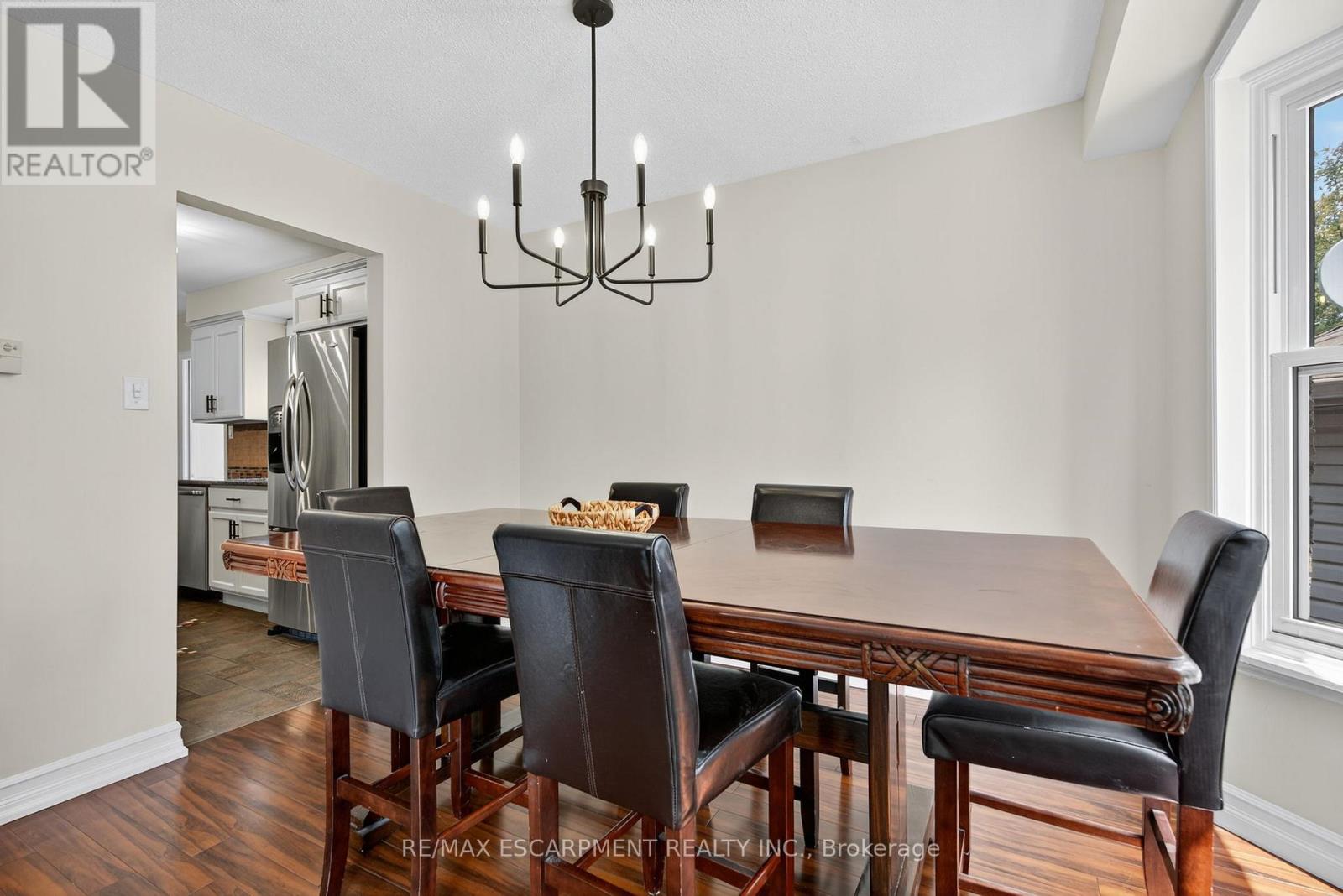 Photo 36 of 17 Tami Crescent, Grimsby ON