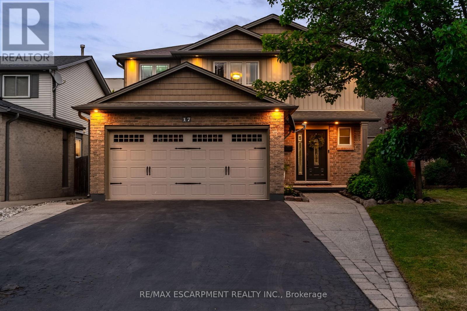 Photo 9 of 17 Tami Crescent, Grimsby ON