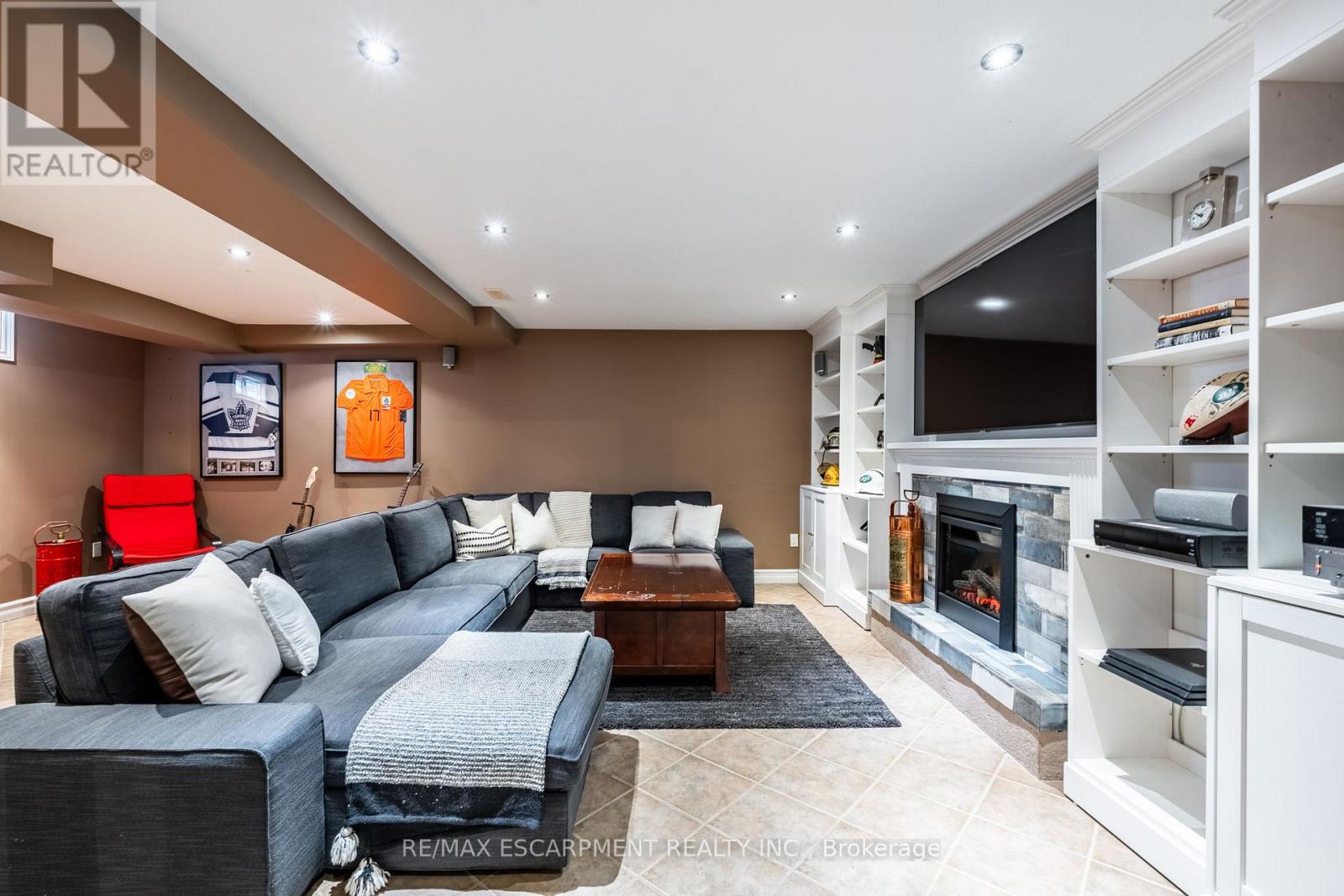Photo 16 of 17 Tami Crescent, Grimsby ON
