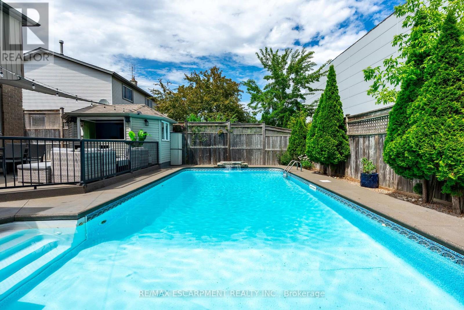 Photo 30 of 17 Tami Crescent, Grimsby ON