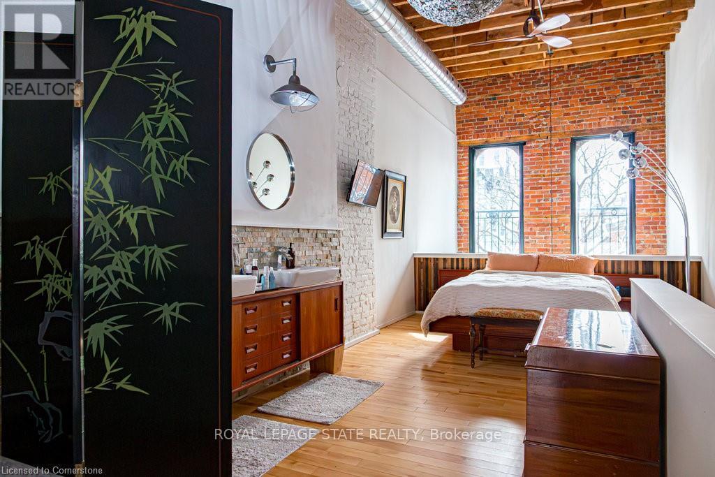 Photo 13 of 203 King Street E, Hamilton ON