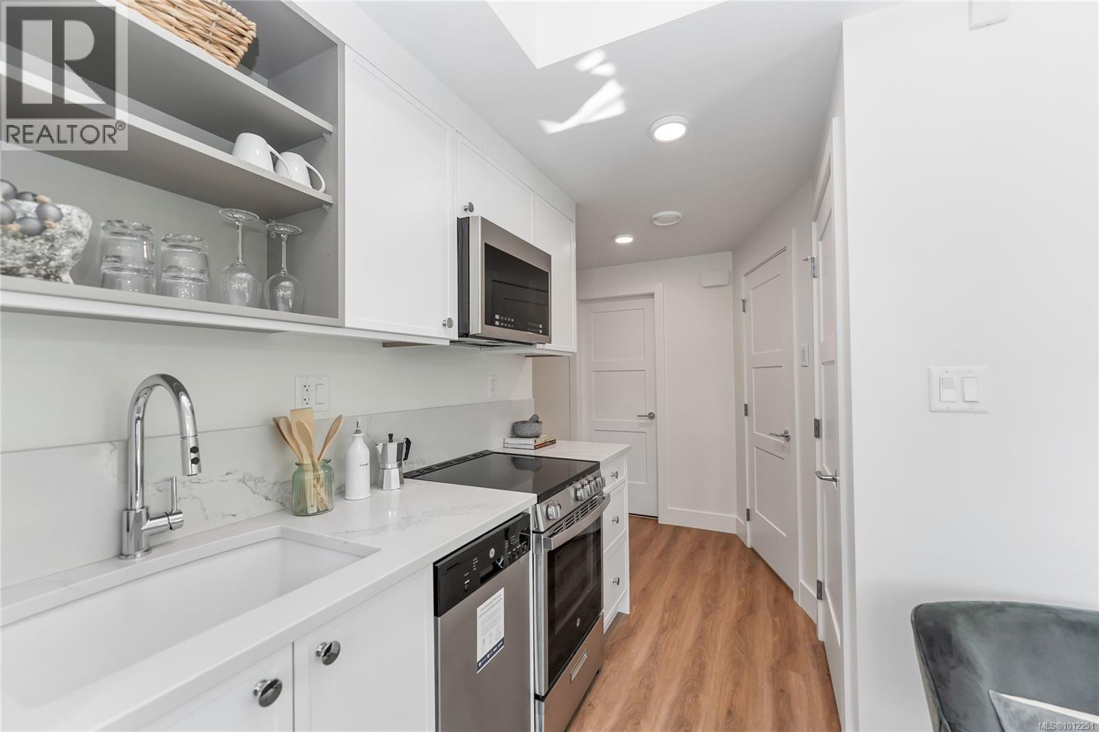 Photo 13 of 103 B 1224 Richardson St, Victoria BC
