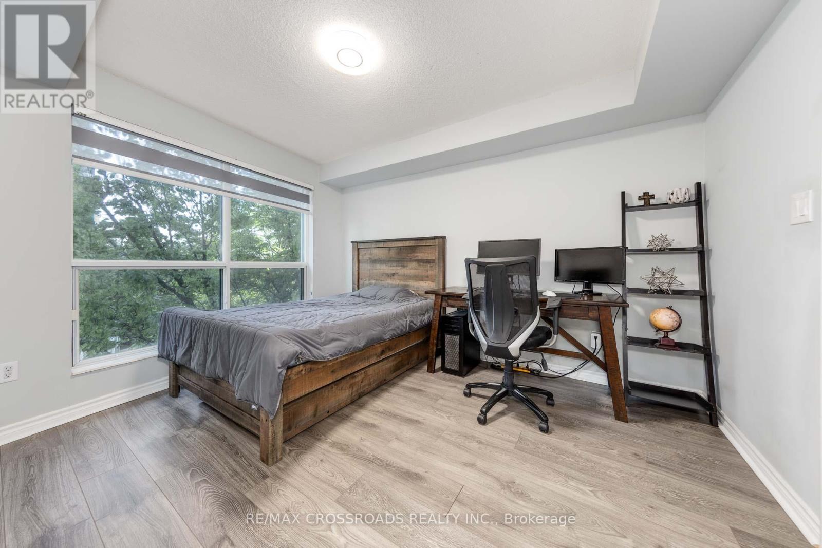 Photo 20 of 203 7 Lorraine Drive, Toronto ON