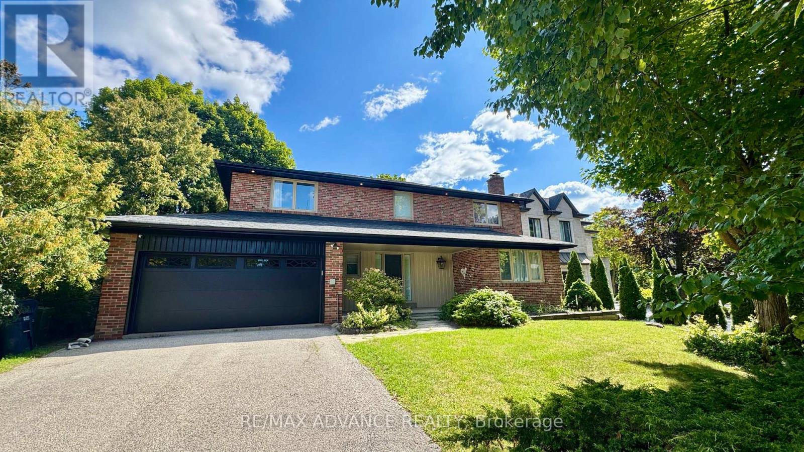 Photo 1 of 9 Carluke Crescent, Toronto ON