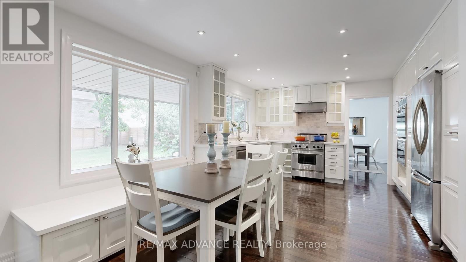 Photo 10 of 9 Carluke Crescent, Toronto ON