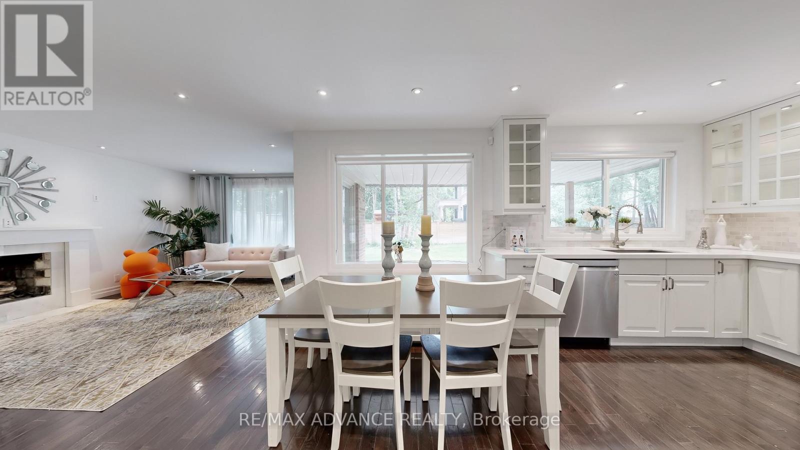 Photo 13 of 9 Carluke Crescent, Toronto ON
