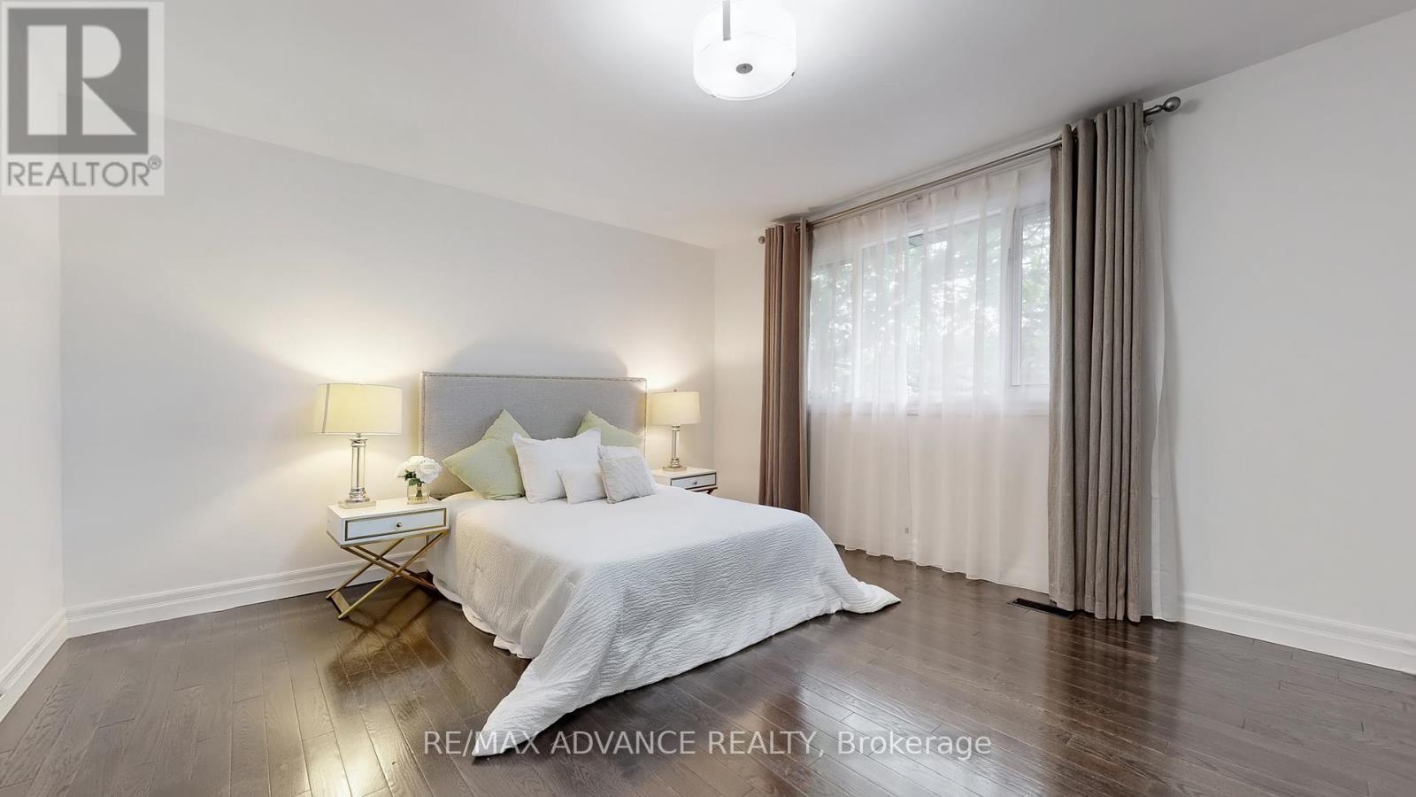 Photo 29 of 9 Carluke Crescent, Toronto ON