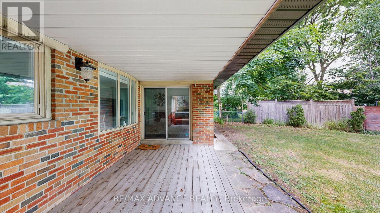 Photo 49 of 9 Carluke Crescent, Toronto ON