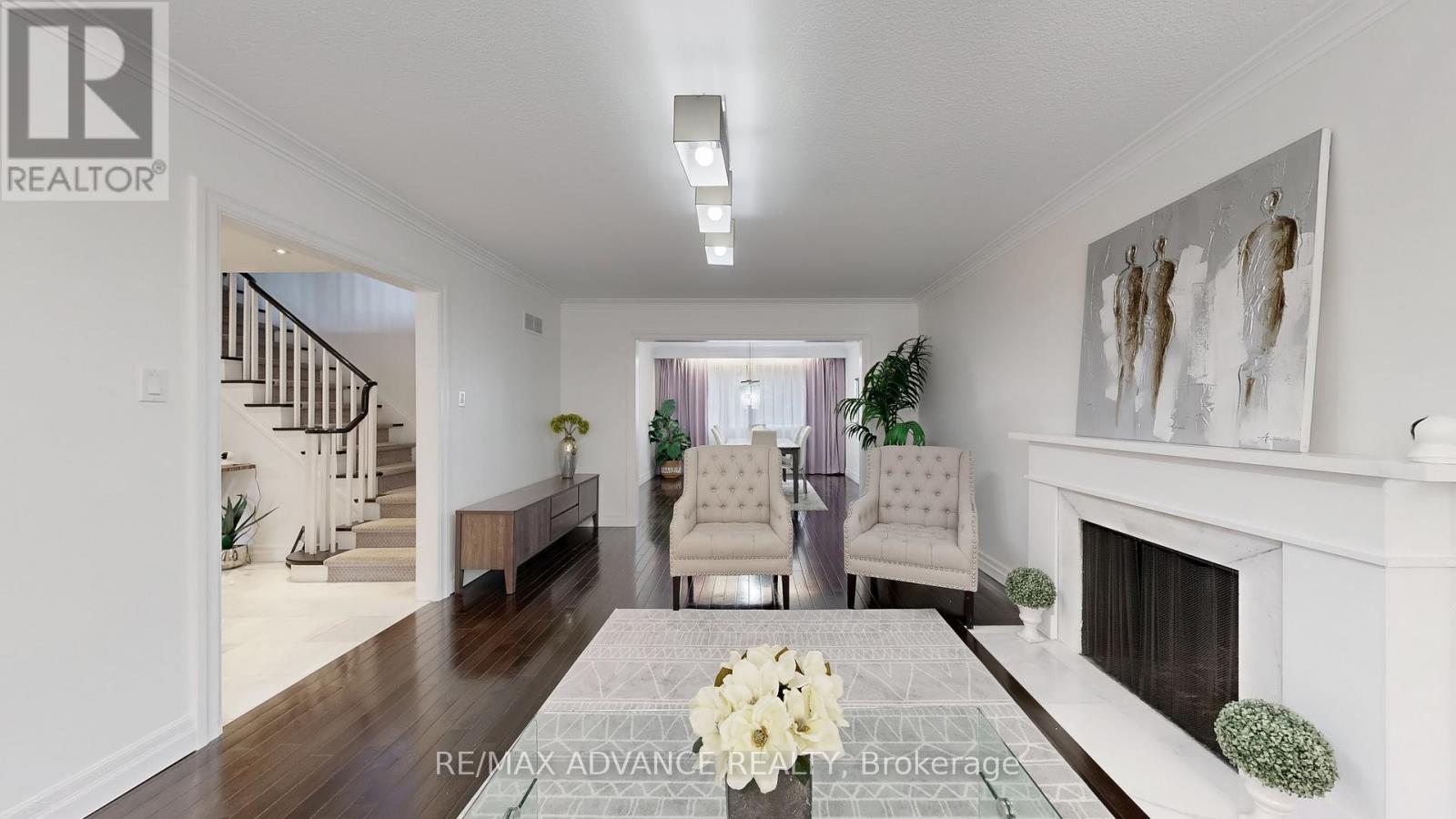 Photo 6 of 9 Carluke Crescent, Toronto ON