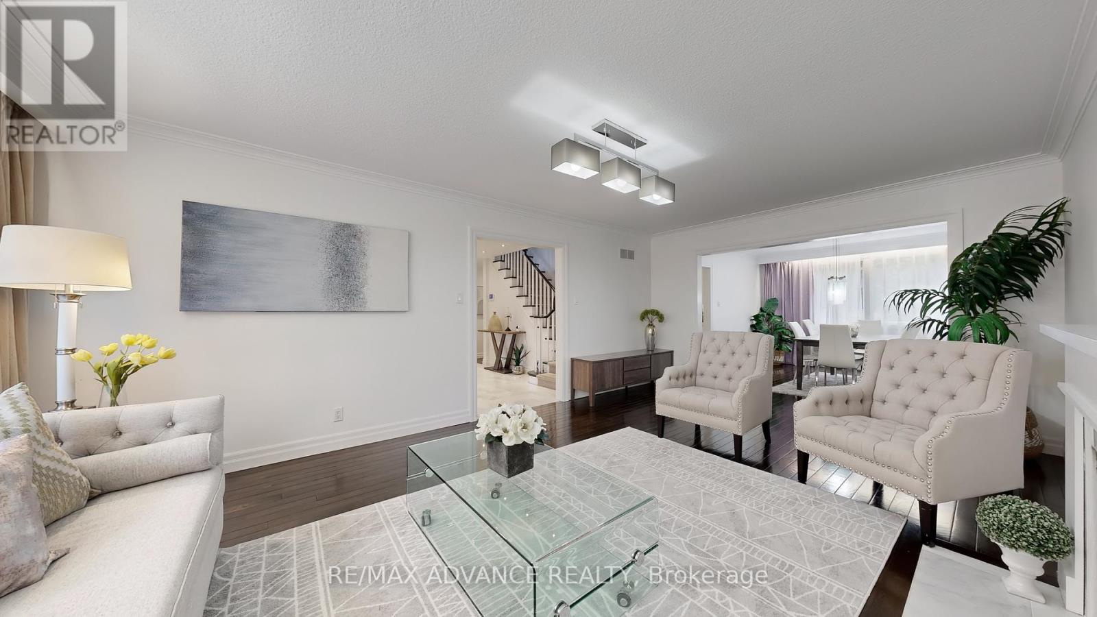 Photo 7 of 9 Carluke Crescent, Toronto ON