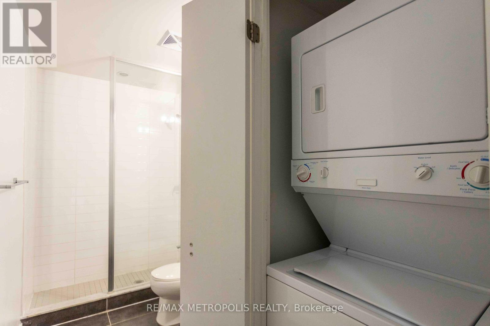 Photo 7 of 717 55 East Liberty Street, Toronto ON