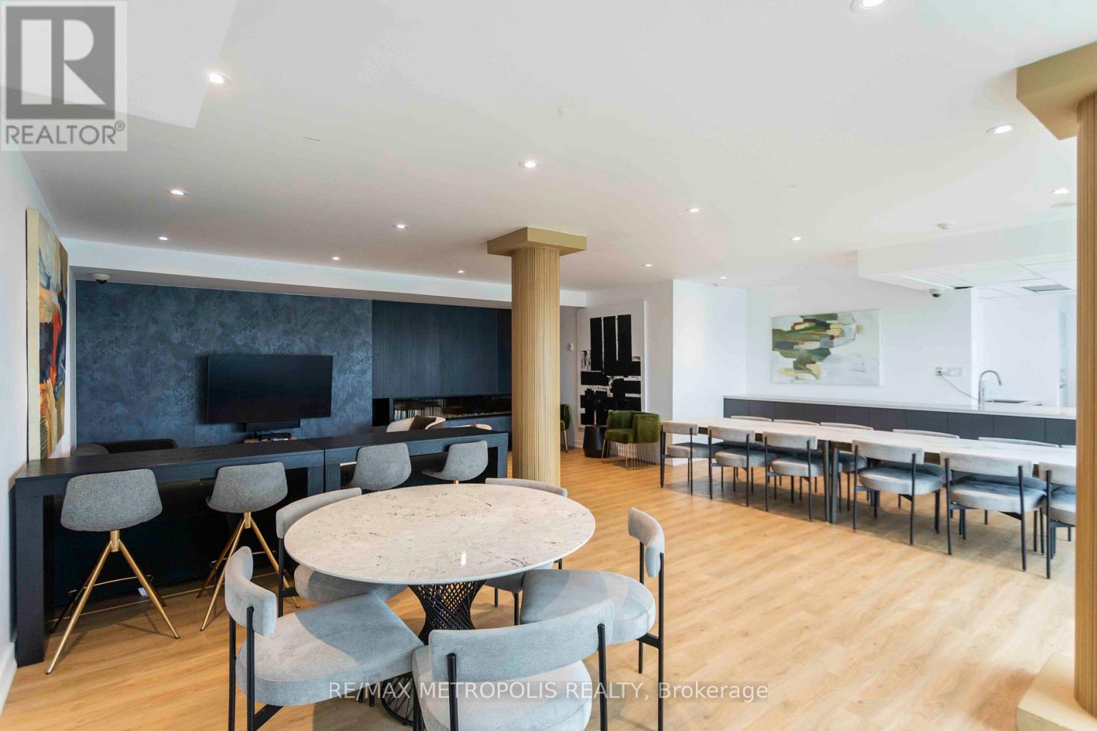 Photo 5 of 717 55 East Liberty Street, Toronto ON