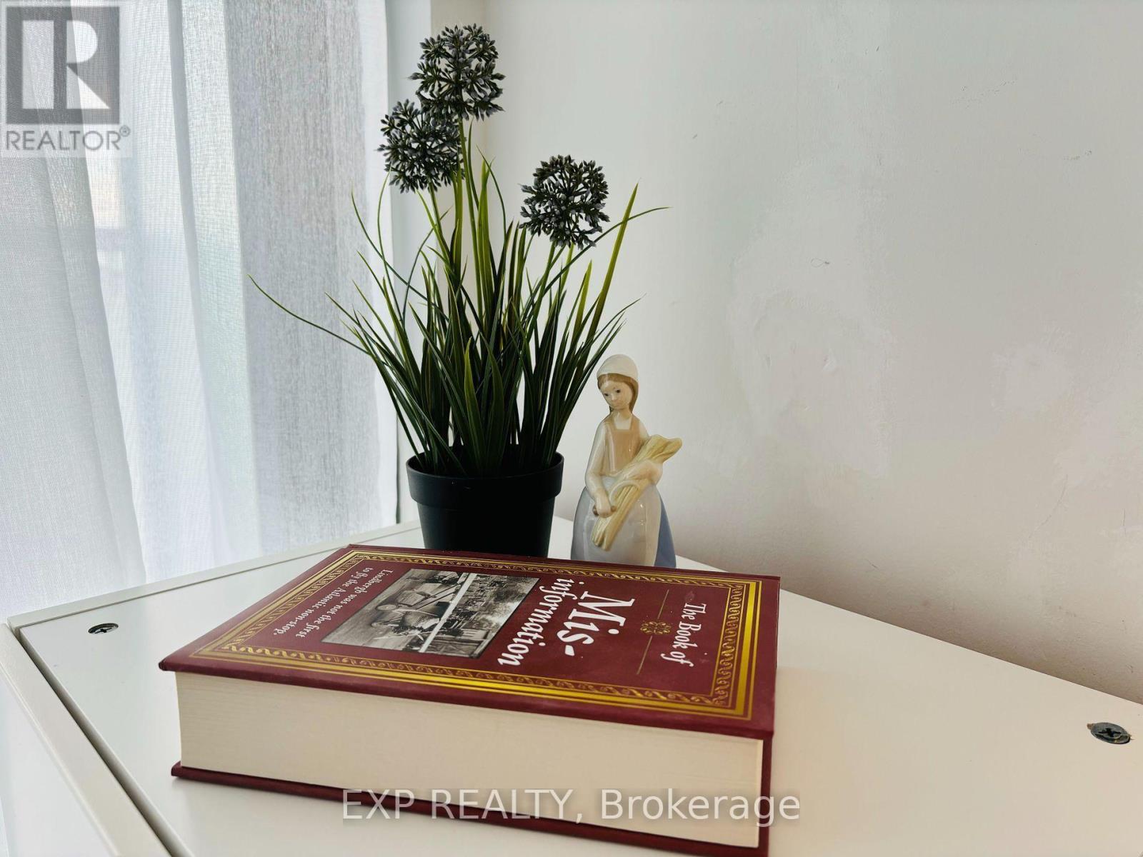 Photo 15 of 4410 50 Charles Street E, Toronto ON