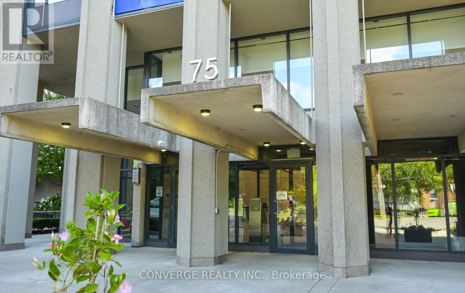 Photo 5 of 203 75 The Donway W, Toronto ON