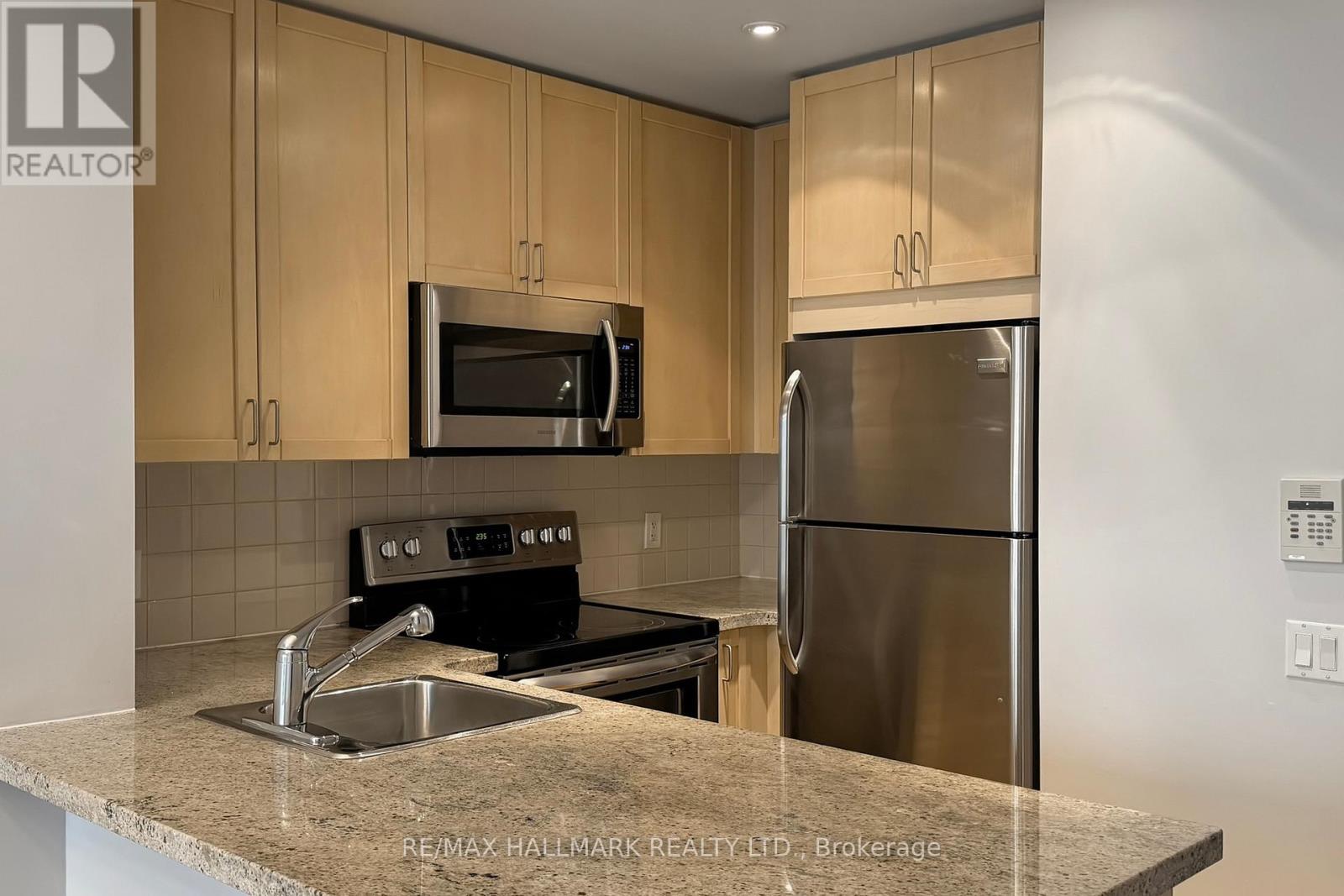 Photo 8 of 1403 85 Bloor Street E, Toronto ON