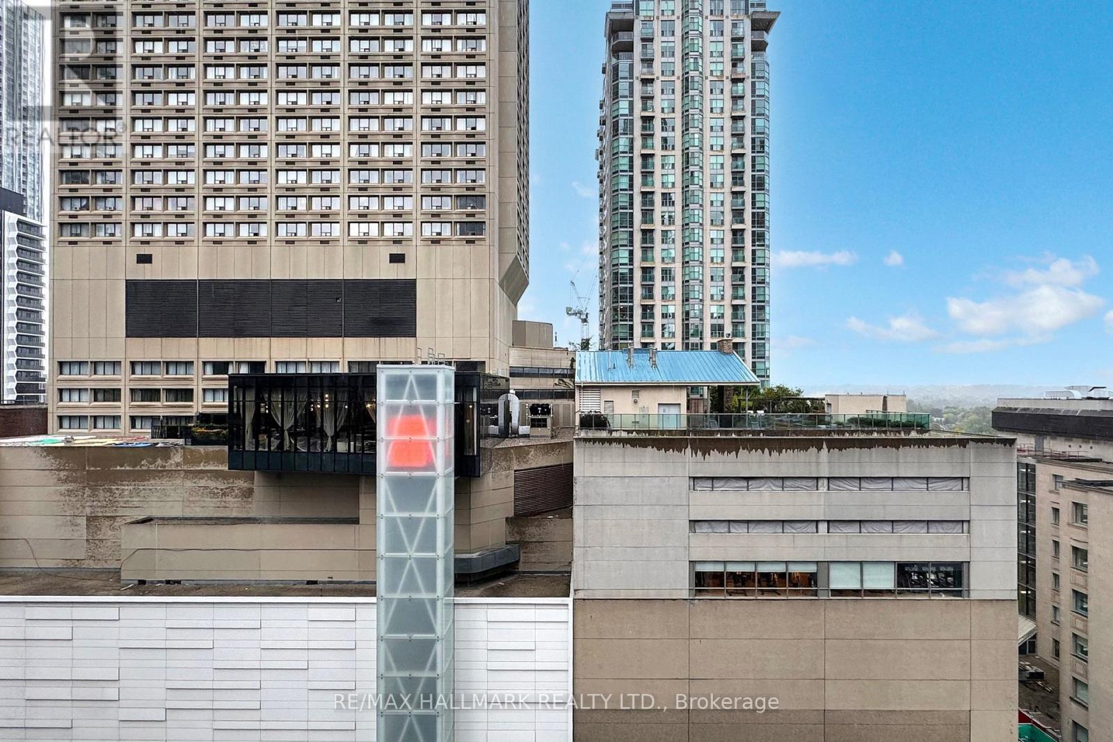 Photo 16 of 1403 85 Bloor Street E, Toronto ON
