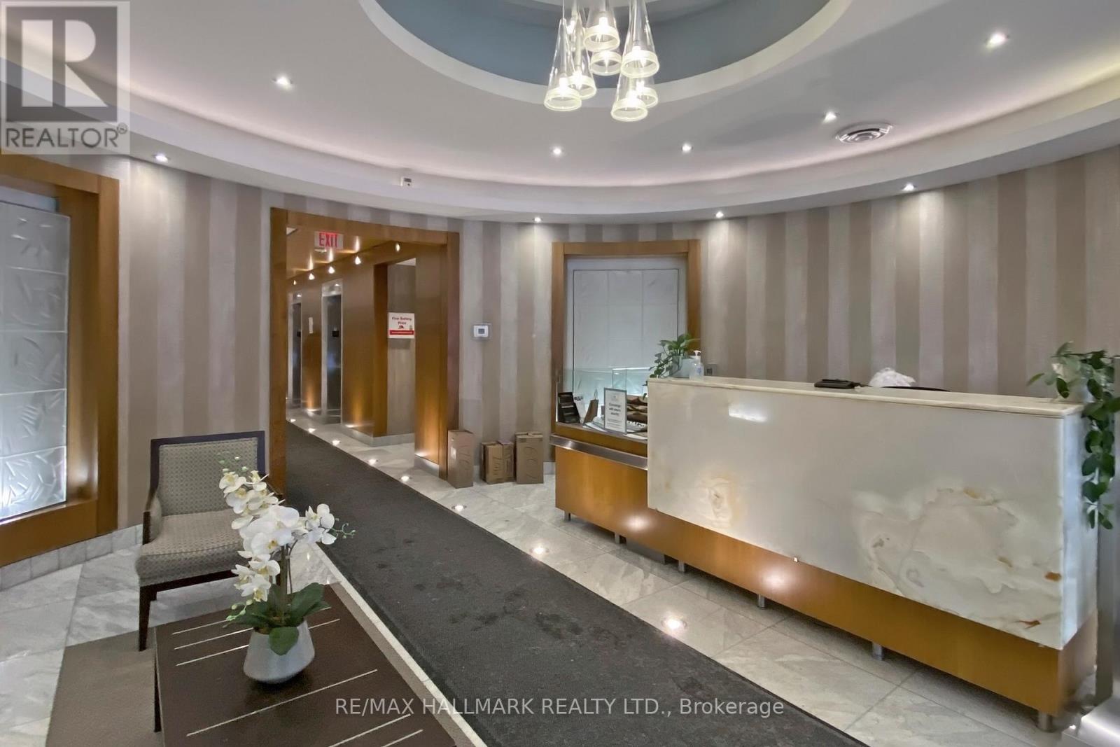 Photo 12 of 1403 85 Bloor Street E, Toronto ON