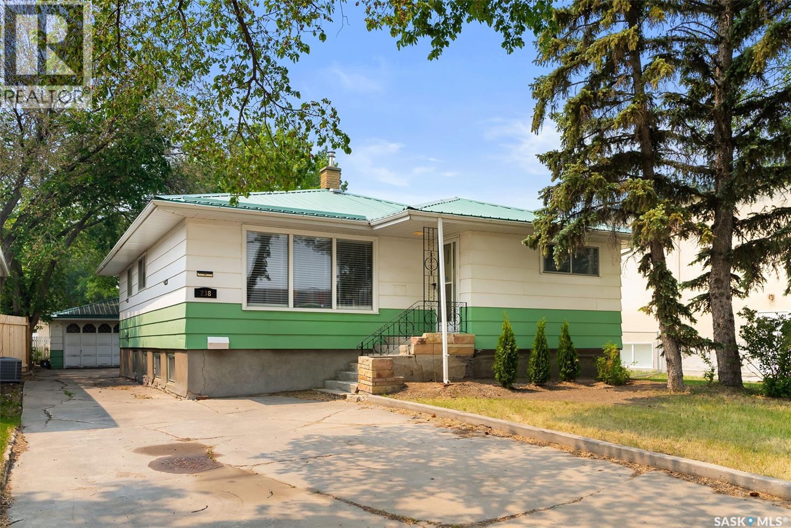 Photo 10 of 238 Hamilton Street, Regina SK