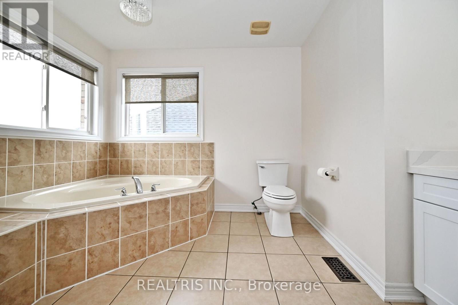 Photo 27 of 10 B Hunt Street, Clarington ON