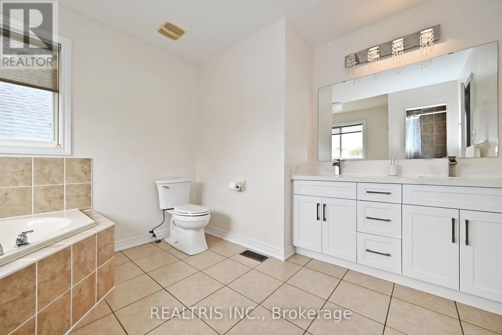 Photo 3 of 10 B Hunt Street, Clarington ON