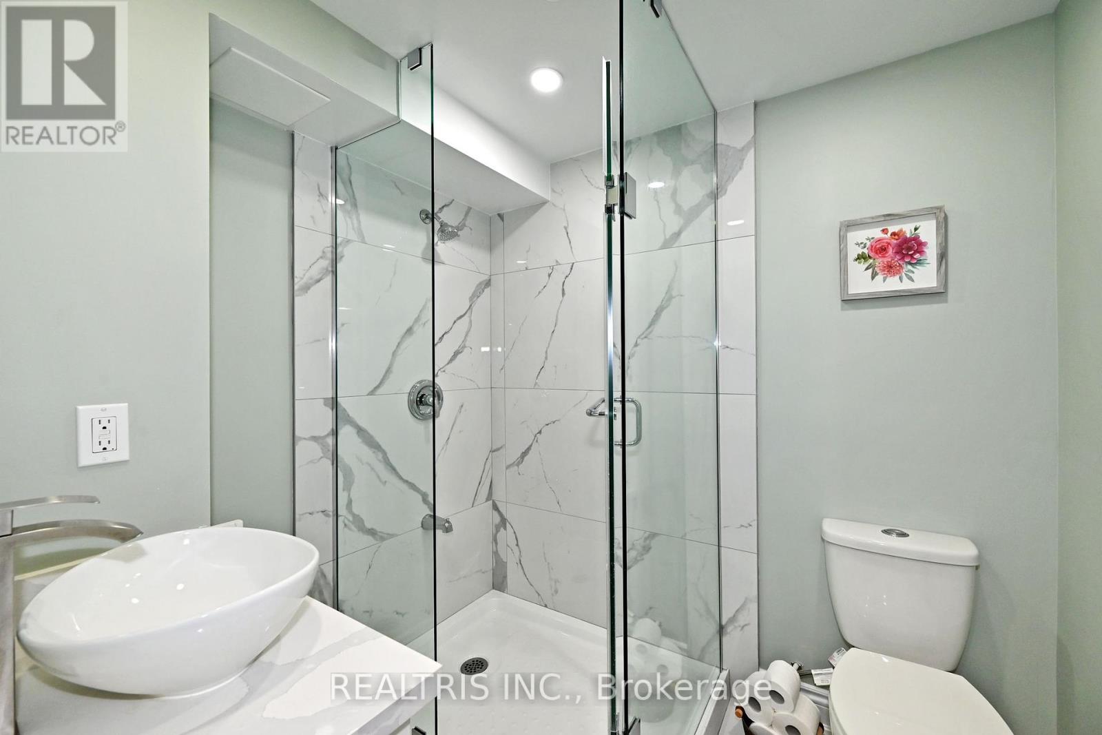 Photo 13 of 10 B Hunt Street, Clarington ON