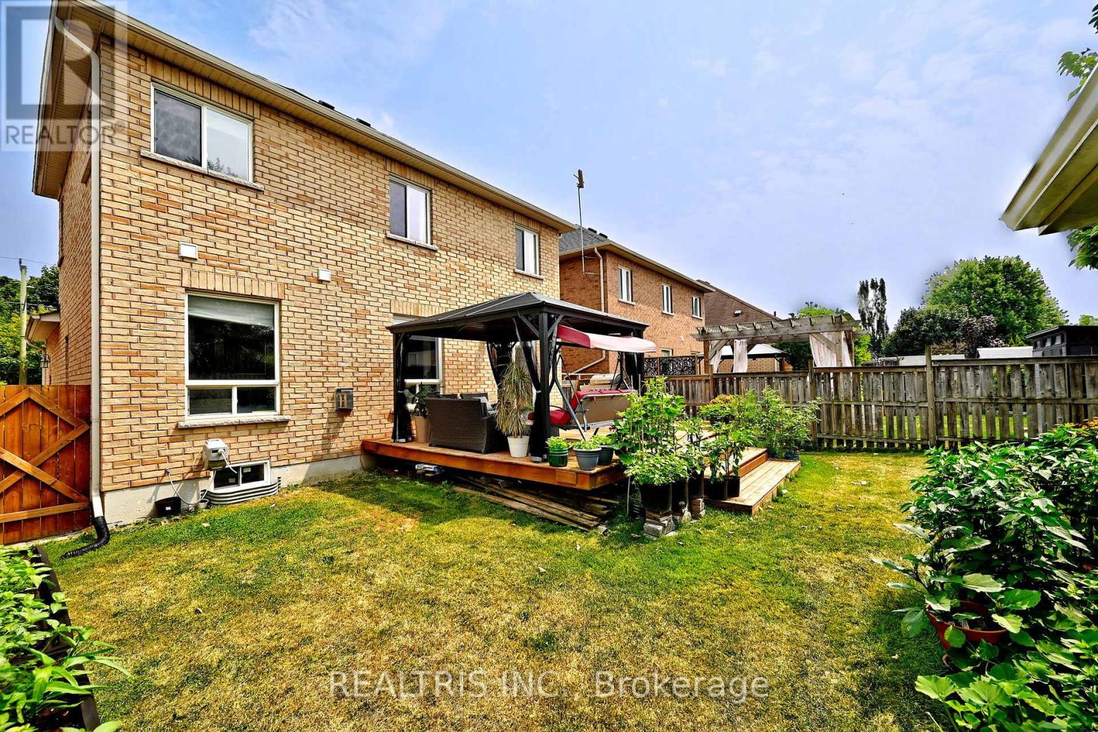Photo 14 of 10 B Hunt Street, Clarington ON