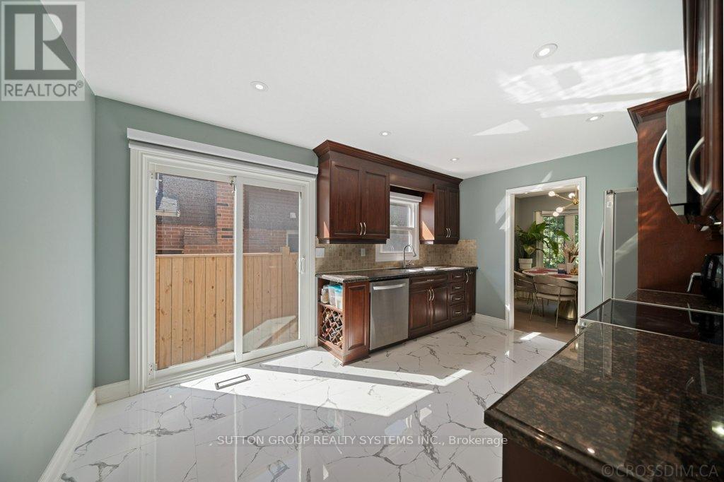 Photo 21 of 1114 Cedarcroft Crescent, Pickering ON